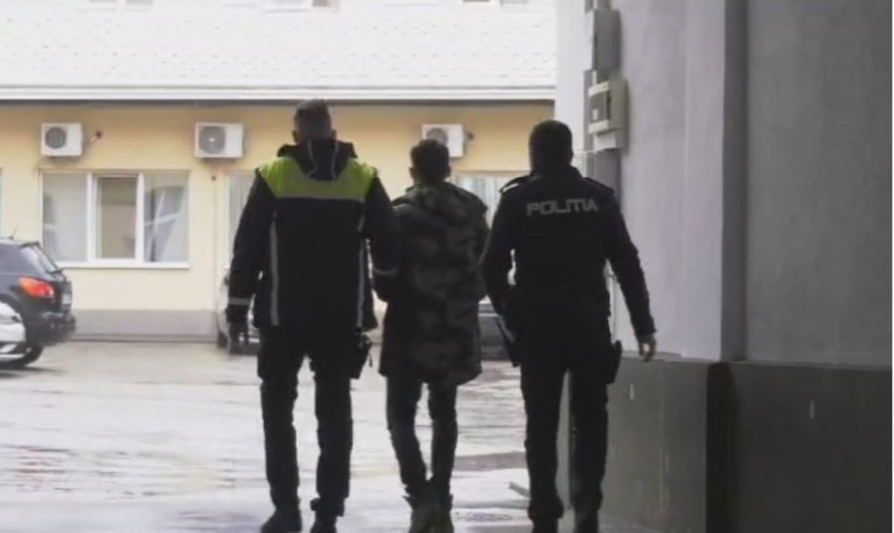 Noi informații în cazul crimei de la Oradea. După ce și-a ucis tatăl, criminalul s-a rănit singur, cu un briceag