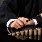 judecatori magistrati bani venituri pensii shutterstock