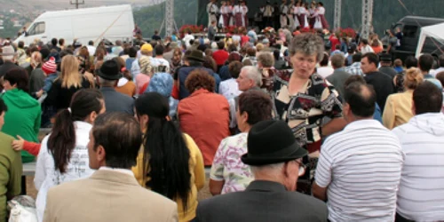 Neamt: Nemţenii au petrecut cu mici şi sarmale la Festivalul Toamnei
