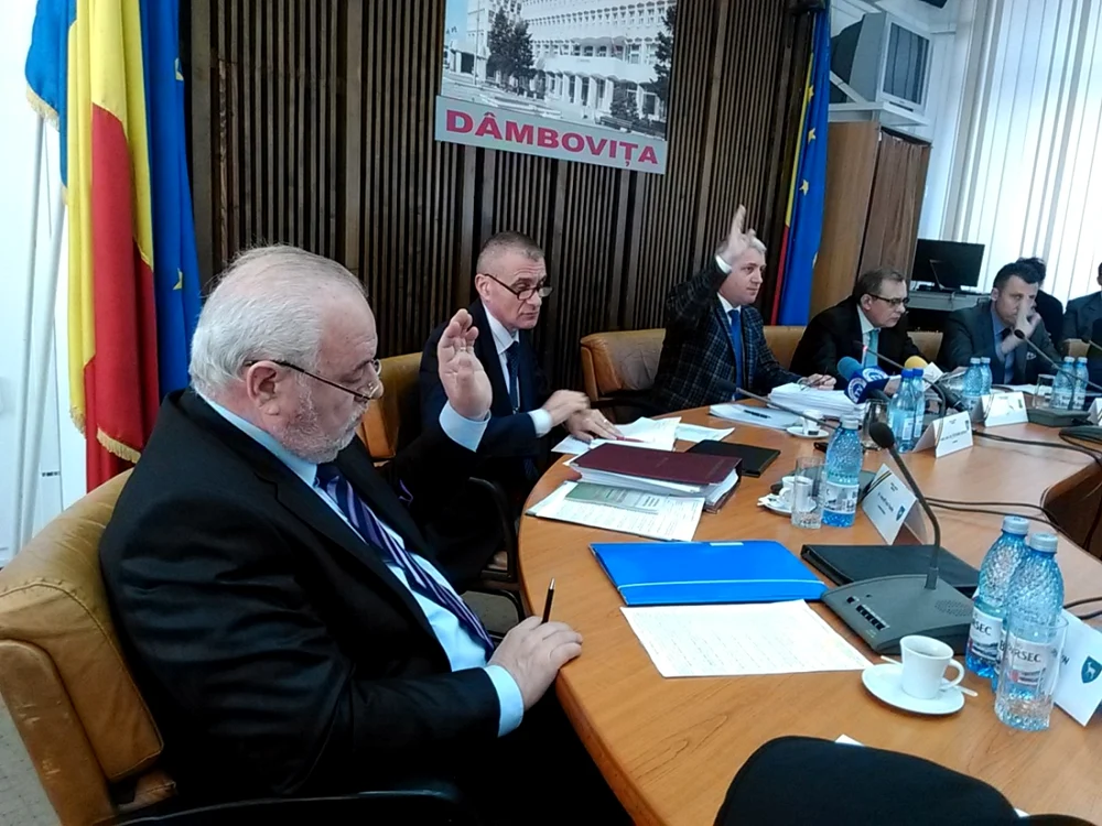 Ivan Vasile Ivanoff a lipsit de la şedinţa ordinară de ieri, acesta fiind în concediu de odihnă
