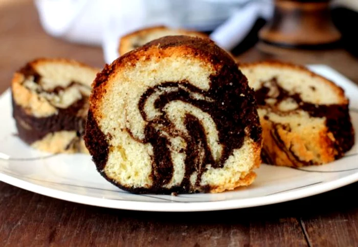 
    Acest chec va fi gustarea dulce de care ai nevoie la o ceasca de cafea.clickpoftabuna.ro  