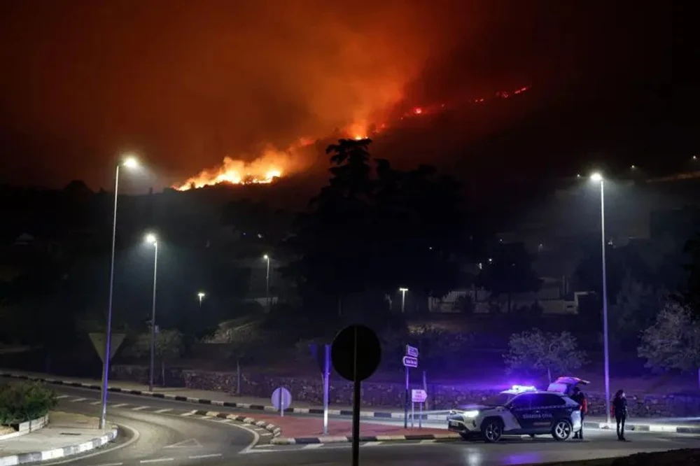 Incendiile de vegetație se apropie de Bordeaux. Sute de mii de persoane au fost evacuate, iar hoții au început să-și facă apariția în suburbiile pustii ale orașului