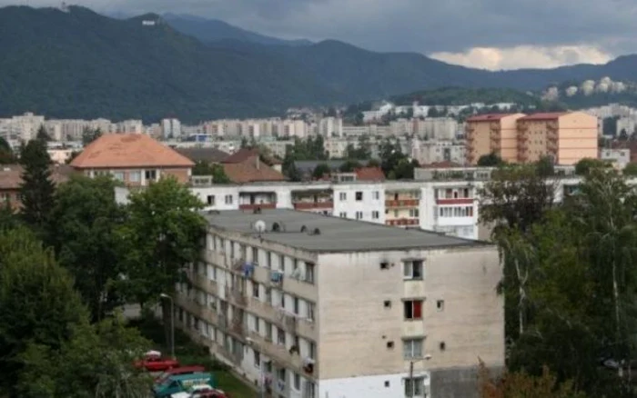 Cele mai multe apartamente scoase la vânzare sunt în cartierul Tractorul. FOTOArhivă.