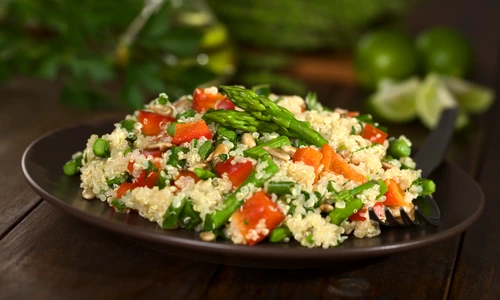 Salată de quinoa şi sparanghel jpeg