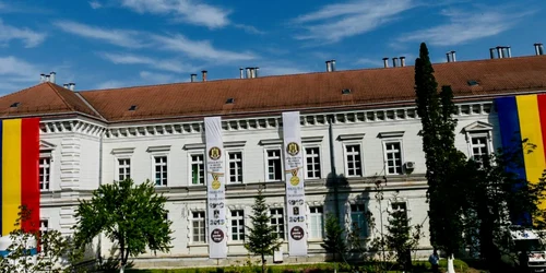 spitalul militar din brasov foto facebook Spitalul Clinic Militar de Urgență Regina Maria Brașov png