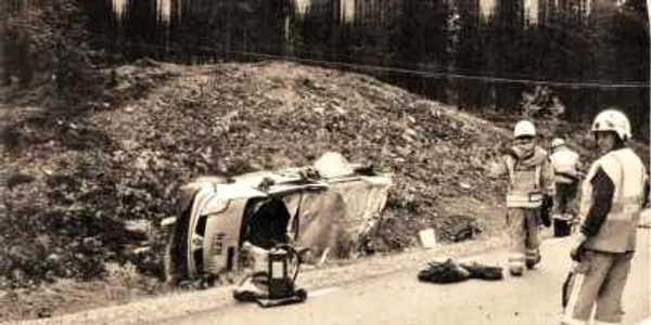 18 iunie 2011. Maşina în care erau înghesuiţi 10 muncitori români s-a răsturnat. Adrian Ojoc şi Sandu Gârlescu au murit pe loc