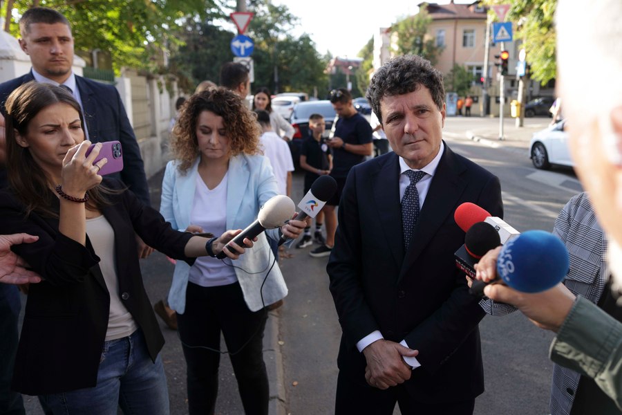 Nicușor Dan, îndemn la vot pentru cetățenii Republicii Moldova: „Zi decisivă și istorică”