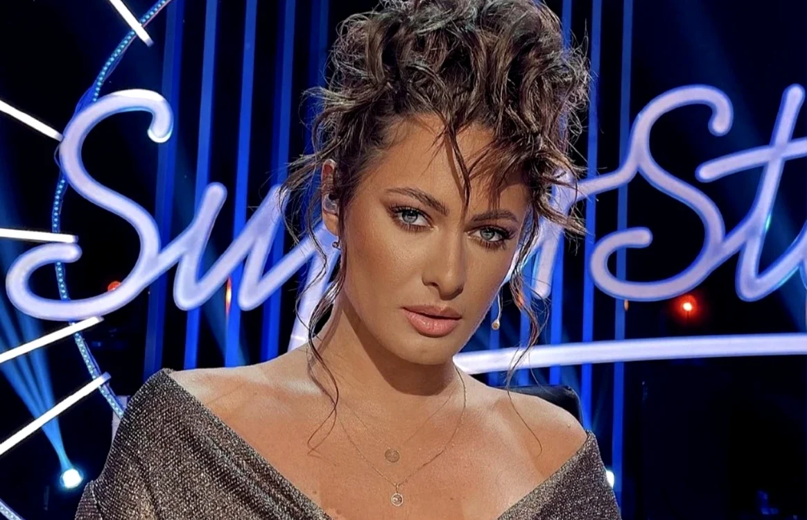 Anul 2021 i-a adus Ralukăi o nouă provocare: jurată la SuperStar România