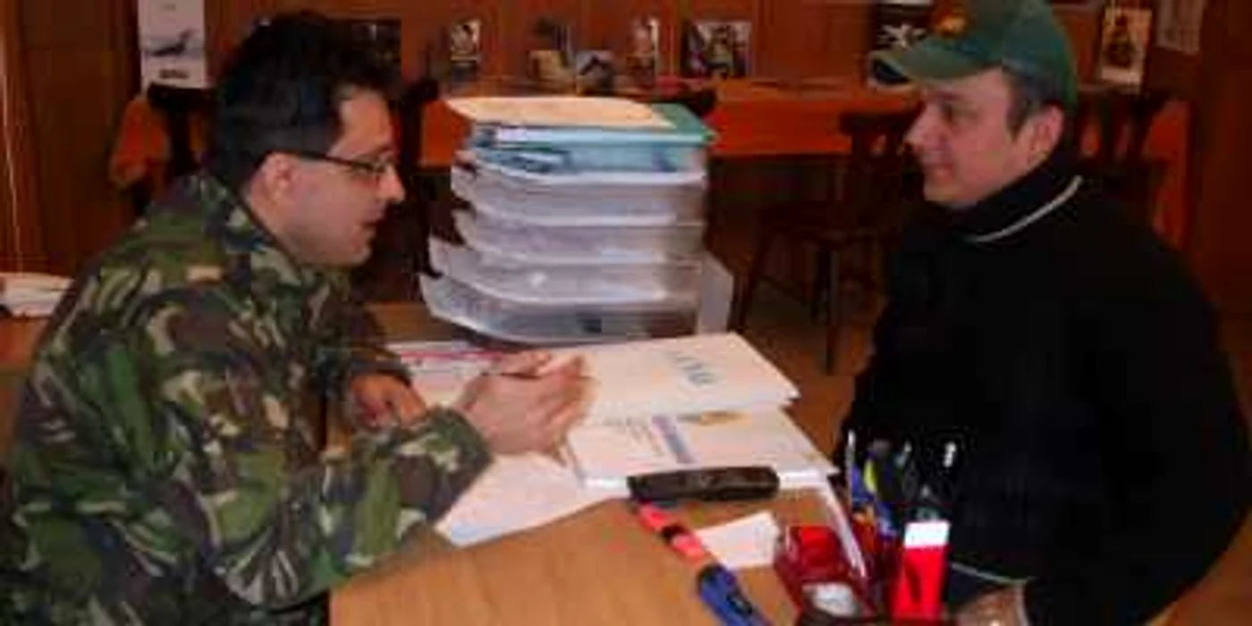 Tinerii sunt interesaţi de o carieră militară