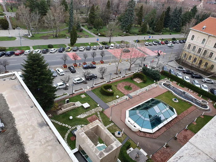 Hotelul Aro Palace rămâne una dintre emblemele oraşului de la poalele Tâmpei