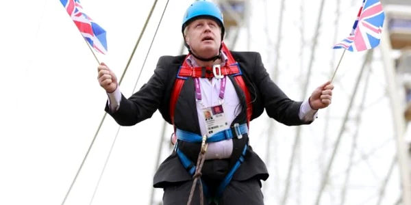 Boris Johnson ramas suspendat pe tiroliana FOTO The Sun