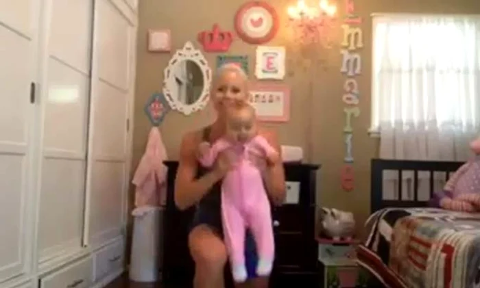 
    Fitness cu un bebeluş  