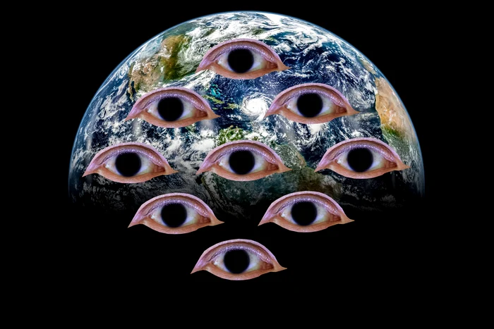 Cum favorizează credințele New Age gândirea conspiraționistă de dreapta. Explicațiile unui fenomen cu răspândire globală