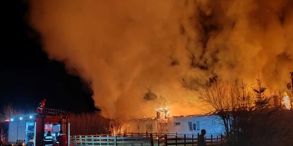 incendiu fabrică mobilă 5 jpg