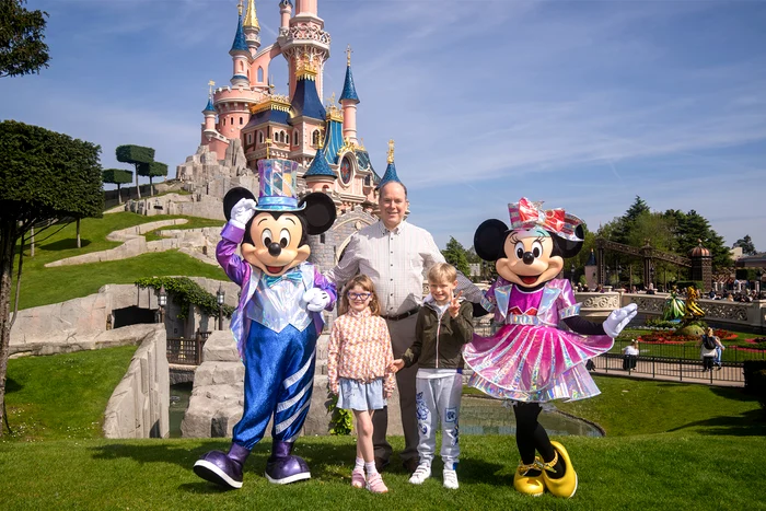 Prințul Albert, Prințesa Gabriella și Prințul Jacques | CREDIT: SYLVAIN BECHE/DISNEYLAND PARIS