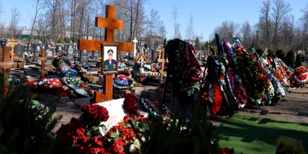 Generalul Vladimir Frolov inmormantat la Sankt Petersburg FOTO fontanka.ru