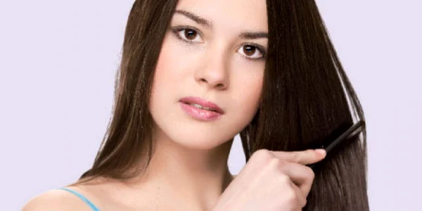 Nu îţi pieptăna părul atunci când este ud, pentru că rişti  să îl rupi 