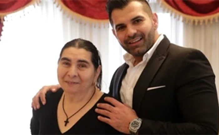 
    Acum, Florin îi cară și geanta la cumpărăturiFoto: Blitz   