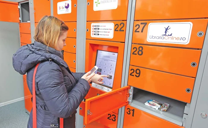 
    Pachetomatele vor apărea în scări de blocuri şi parcări Fotografii: Sever Gheorghe   