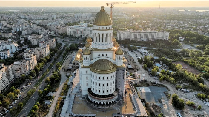 Patriarhia Română va primi bani pentru terenurile care trec la metrou / Sursa: Youtube / Bucharest