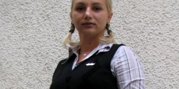 Bistriţa : Adriana Guţă, funcţionarul public cu centura neagră la karate