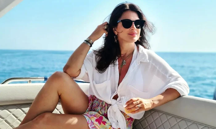 Monica Birladeanu decolteu (2) jpg