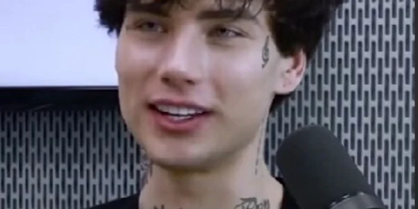 TikTokerul Xolidayboy  Foto captură video TikTok jpg