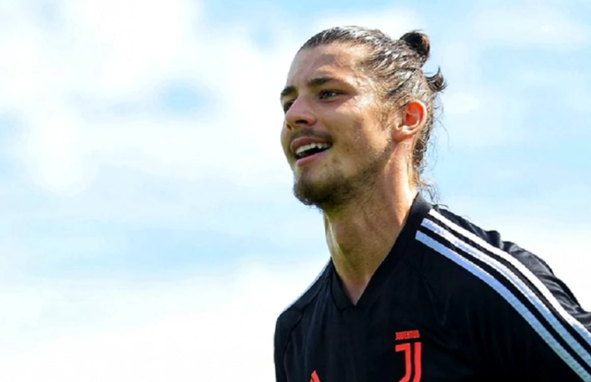 Drăgușin este jucătorul echipei Genoa