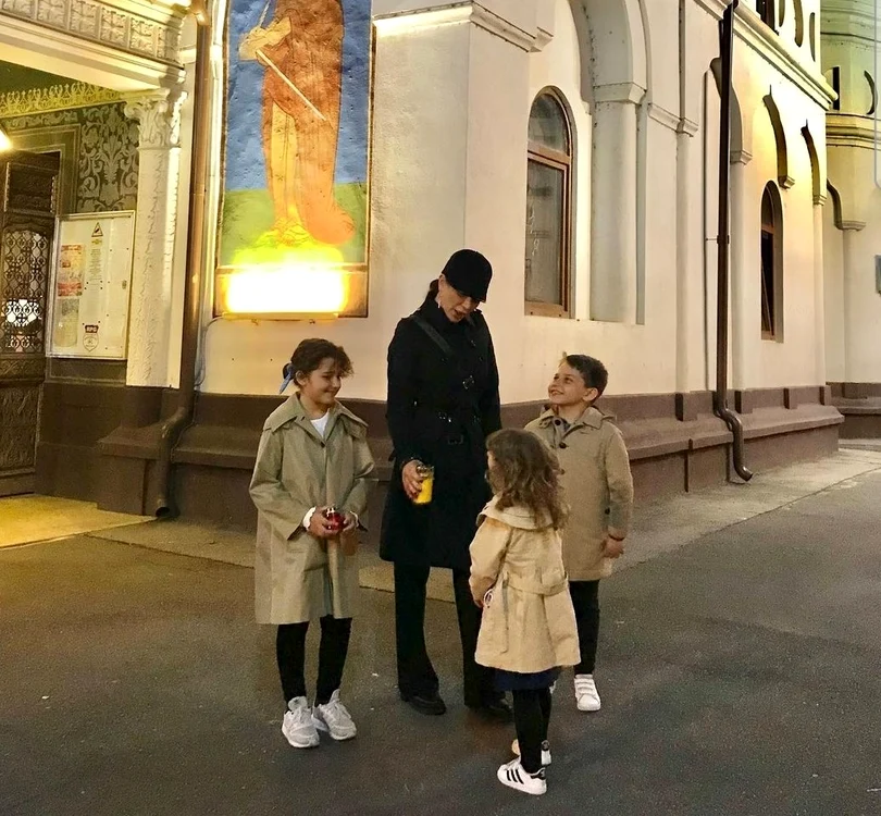 Elena s-a dus la coafor la un salon din nordul Capitalei