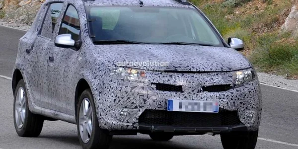 Barele de protecţie, farurile şi stopurile au cunoscut modificări