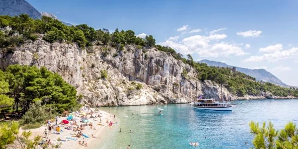 Nugal Beach - Makarska Croatia plaja FOTO Shutterstock