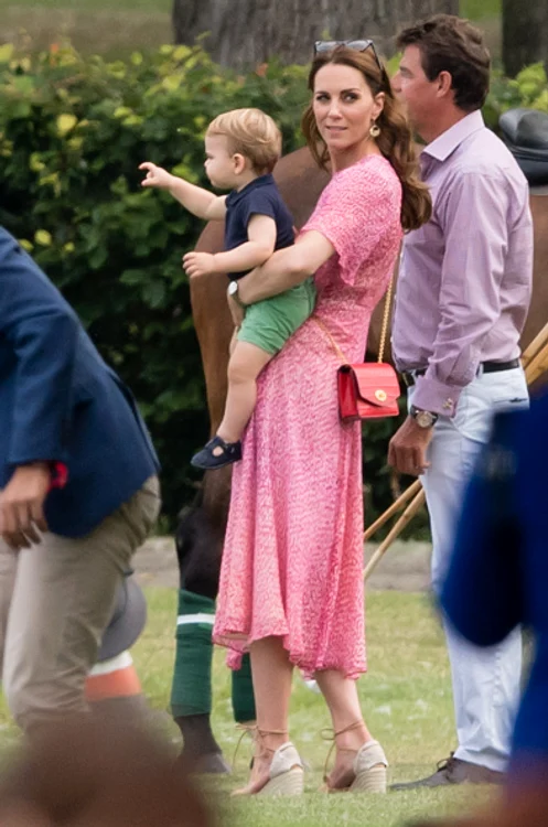 Kate Middleton ia parte la activități amuzante cu Prințul Louis