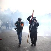 Ciocniri violente cu Poliția în timpul protestelor studenților în Franța