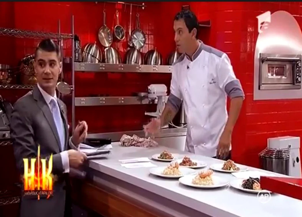 Chefii au îmbrăcat ţinutele de bucătari şi s-au apucat de gătit