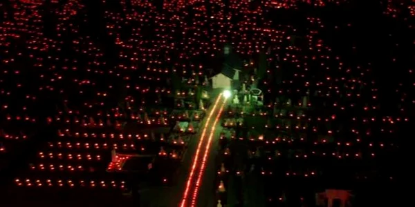 Candele cumpărate de administraţia publică locală din Râmnicu Vâlcea pentru a fi aprinse în cimitirele din oraş în Noaptea de Înviere Foto Primăria Râmnicu Vâlcea