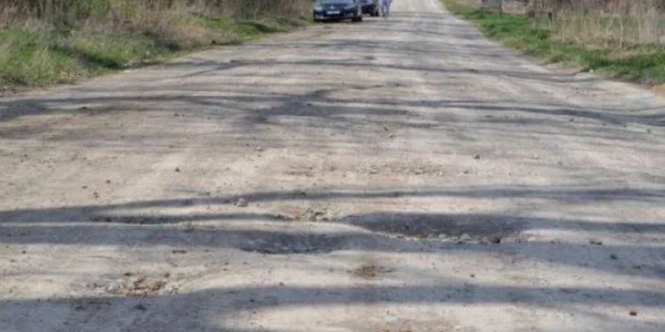 Reparaţiile la drumul spre Viscri urmează să înceapă în acest an. FOTOSimona Suciu