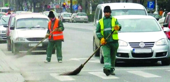 Deocamdată, aceste servicii sunt prestate în oraş pe baza unor contracte semnate în 2005, care au tot fost prelungite. Foto: Arhivă