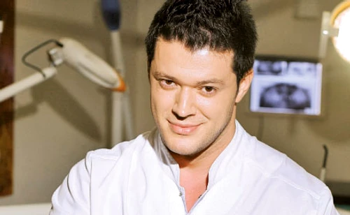 Victor Slav, prezentatorul emisiunii „Frumuseţe pe muchie de cuţit“