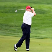 Donald Trump în timp ce joacă Golf Foto Mike Stobe Getty Images jpg