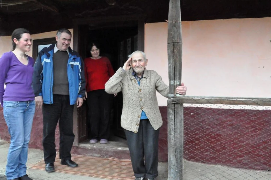 Veteranul şi-a salutat milităreşte oaspeţii