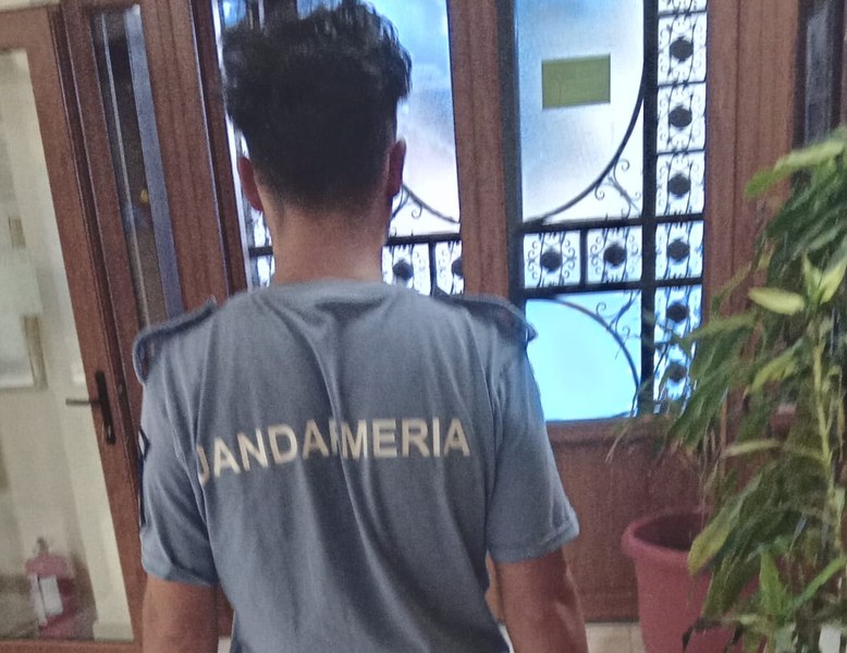 Fals jandarm, dotat cu un pistol neletal, depistat la evenimentul dedicat Anei Maria Bărbosu, medaliata cu bronz la Jocurile Olimpice FOTO