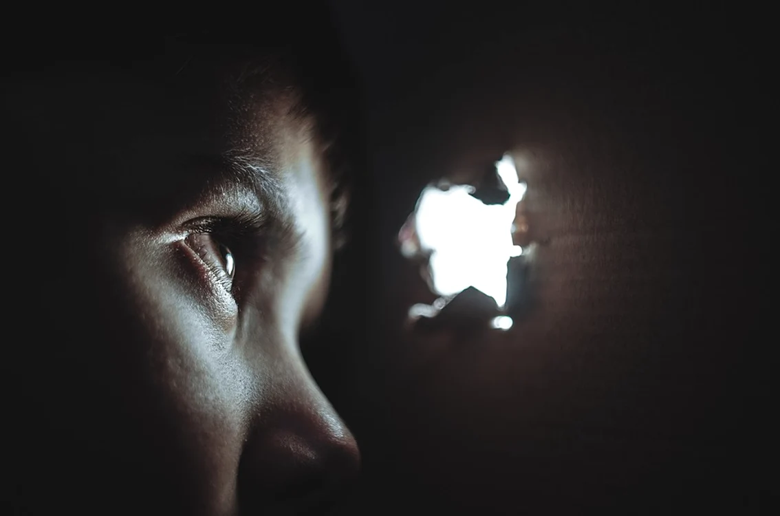 
    Un agent de poliție a fost acuzat de pedofilie, după ce ar fi violat o fată în vârstă de 12 ani și ar fi agresat sexual una de 17 Foto: Pixabay  