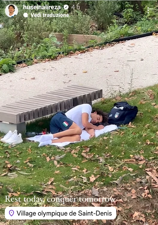 Nemulțumit de condițiile din Satul Olimpic, Thomas Ceccon a dormit în parc