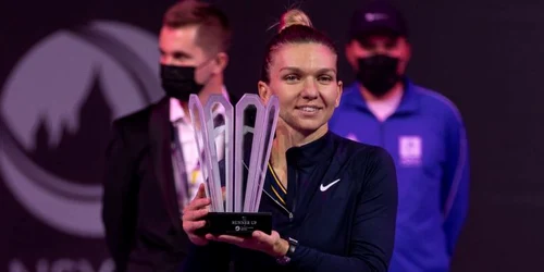 simona halep trofeu finala transylvania open jpeg