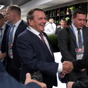 Gerhard Schroder si Vladimir Putin FOTO Getty Images