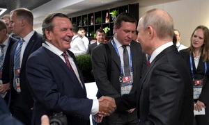 Gerhard Schroder si Vladimir Putin FOTO Getty Images