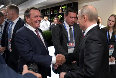 Gerhard Schroder si Vladimir Putin FOTO Getty Images