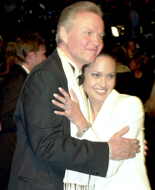 Jon Voight va sta trei săptămâni la Bucureşti