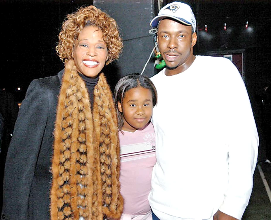 2003. Whitney, Bobbi Kristina şi Bobby  Brown, pe  vremea când  formau o  familie fericită