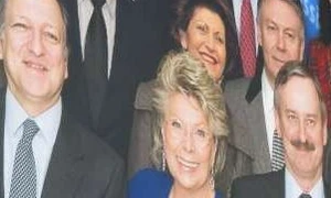 Fotografia oficială a Comisiei Europene: à la URSS? jpeg